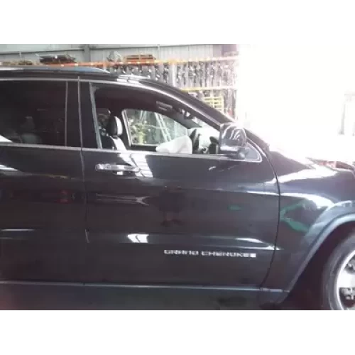 JEEP GRANDCHEROKEE RIGHT FRONT DOOR WK, NON MOULD TYPE, 10/10-02/22 2015