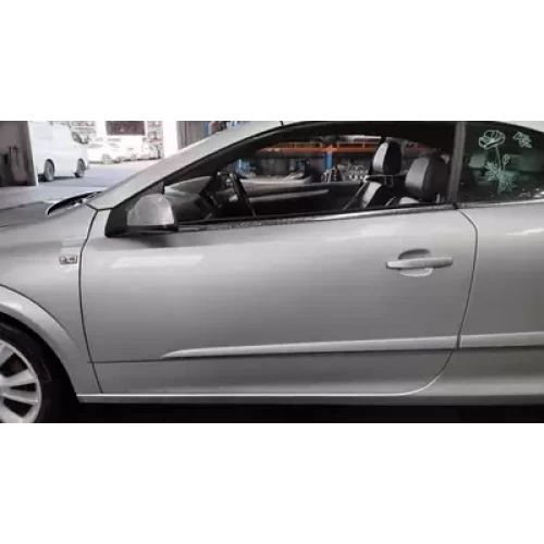HOLDEN ASTRA LEFT FRONT DOOR AH, CABRIO, 11/06-08/09 2007