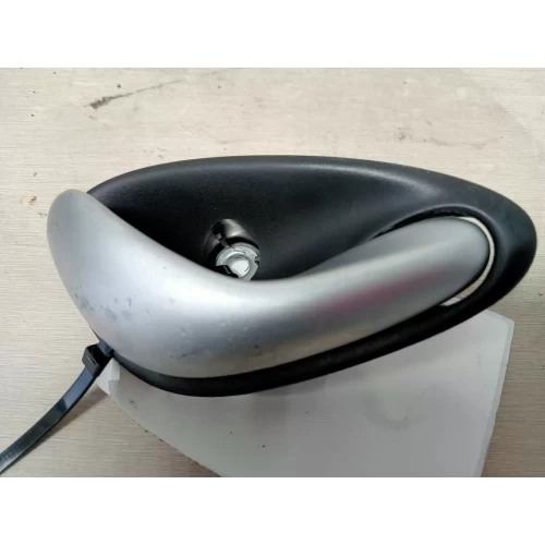HOLDEN STATESMAN/CAPRICE DOOR HANDLE INNER, RH FRONT, WH-WL, 06/99-08/06 2006