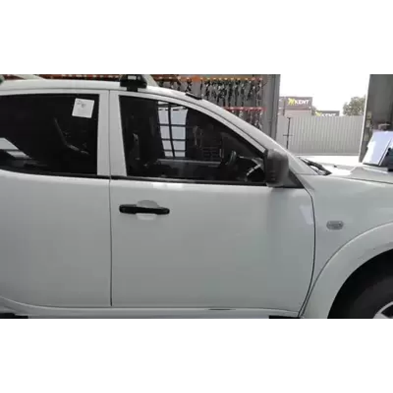 MITSUBISHI TRITON RIGHT FRONT DOOR ML-MN, SINGLE/DUAL CAB, NON MOULD TYPE, 07/06