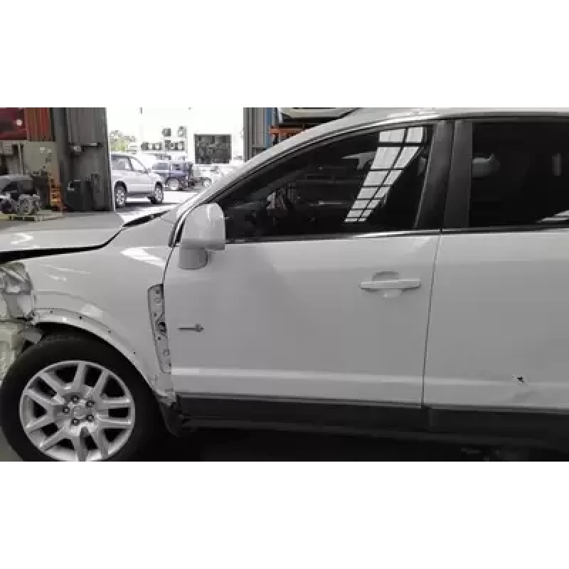 HOLDEN CAPTIVA LEFT FRONT DOOR CG, MAXX/CAPTIVA 5 (4TH VIN = D), 09/06-09/15 201