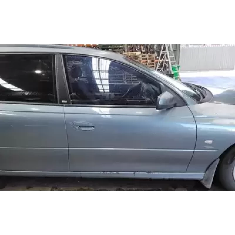 HOLDEN COMMODORE RIGHT FRONT DOOR VT S2-VZ, SEDAN/WAGON, BOLT ON TYPE, 06/99-09/