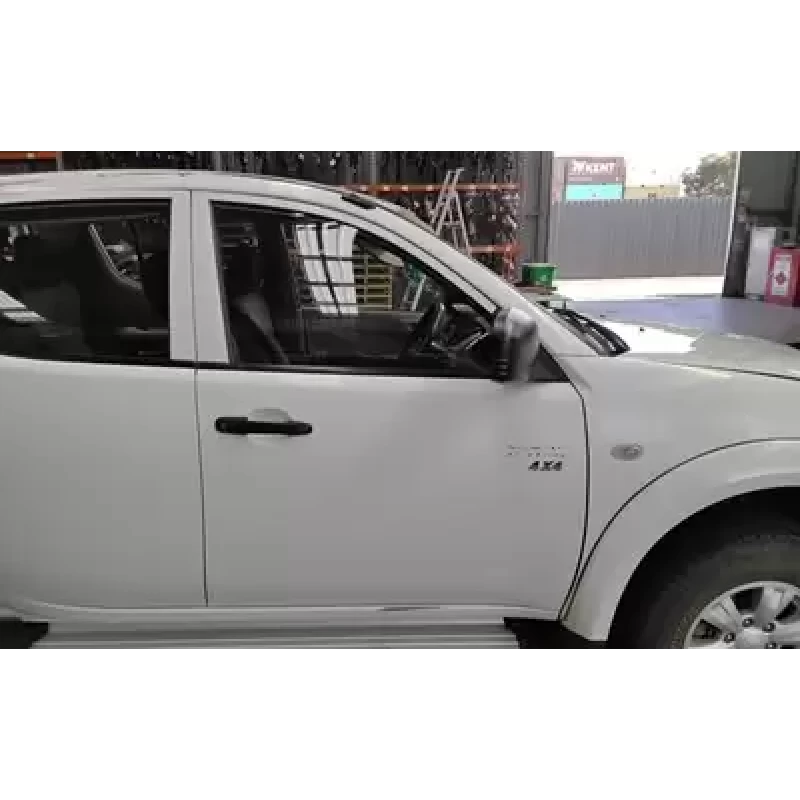 MITSUBISHI TRITON RIGHT FRONT DOOR ML-MN, SINGLE/DUAL CAB, NON MOULD TYPE, 07/06