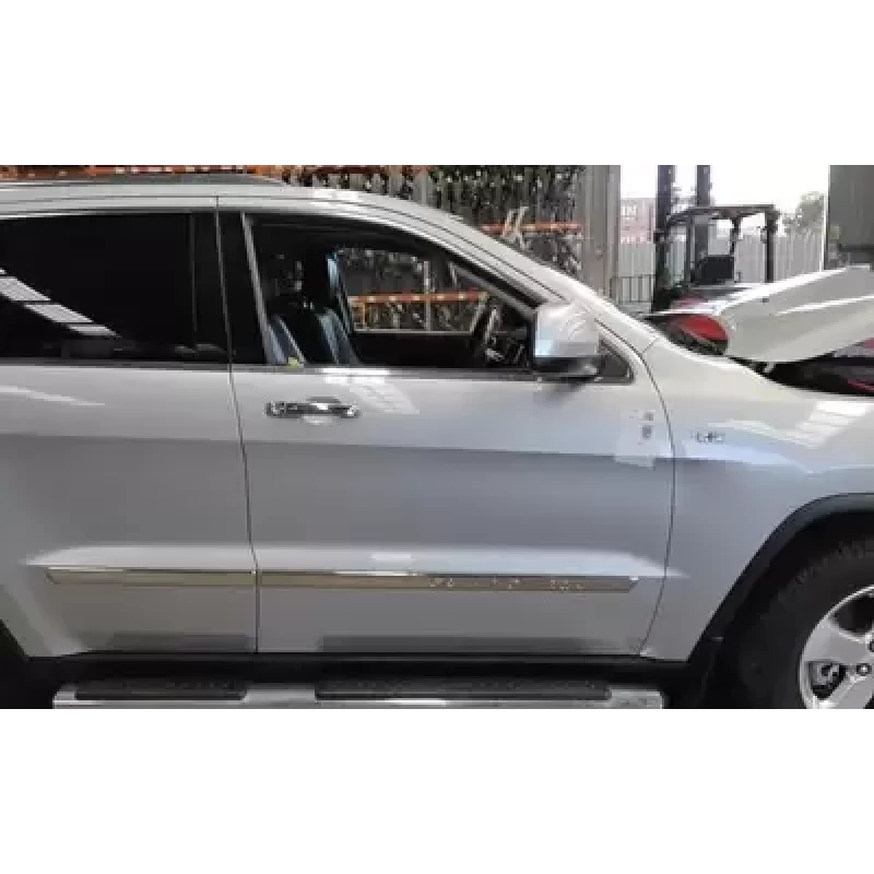JEEP GRANDCHEROKEE RIGHT FRONT DOOR WK, W/ MOULD TYPE, 10/10-03/13 2012