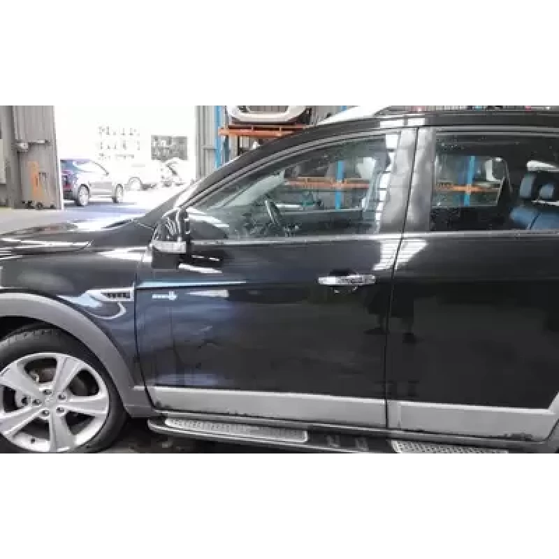 HOLDEN CAPTIVA LEFT FRONT DOOR CG, CX/LX/CAPTIVA 7 (4TH VIN = C), W/ CURTAIN AIR
