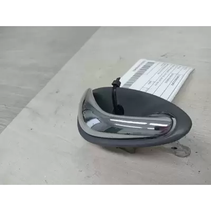 HOLDEN COMMODORE DOOR HANDLE INNER, RH FRONT, VT-VZ, 09/97-09/07 2001