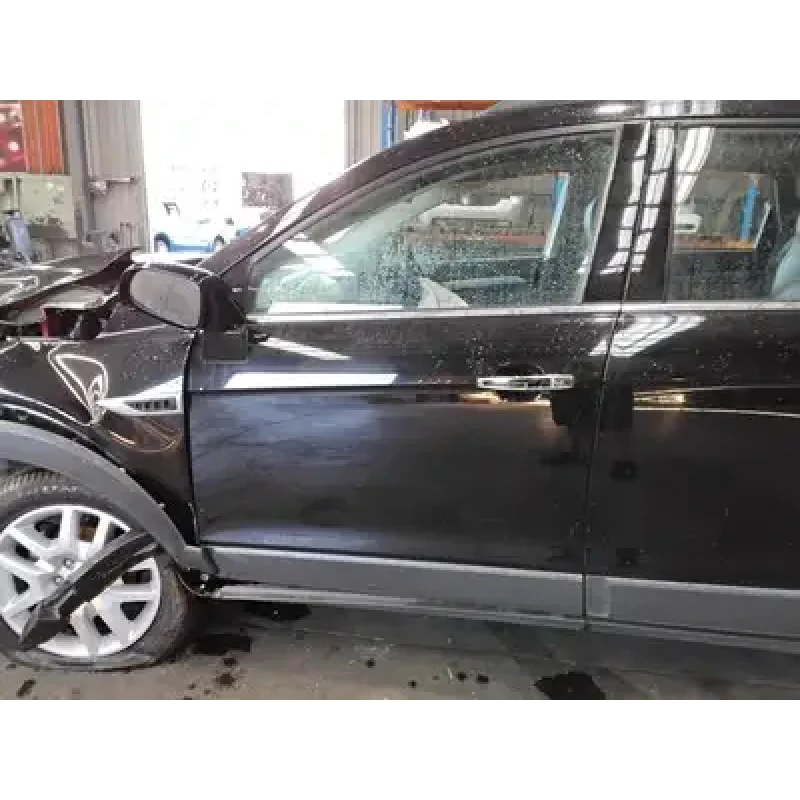 HOLDEN CAPTIVA LEFT FRONT DOOR CG, LS/LT/LTZ (4TH VIN = C), W/ KEYLESS ENTRY TYP