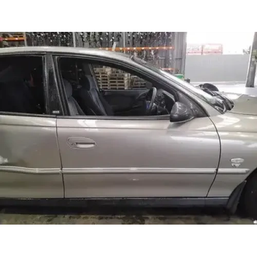 HOLDEN COMMODORE RIGHT FRONT DOOR VT S2-VZ, SEDAN/WAGON, BOLT ON TYPE, 06/99-09/