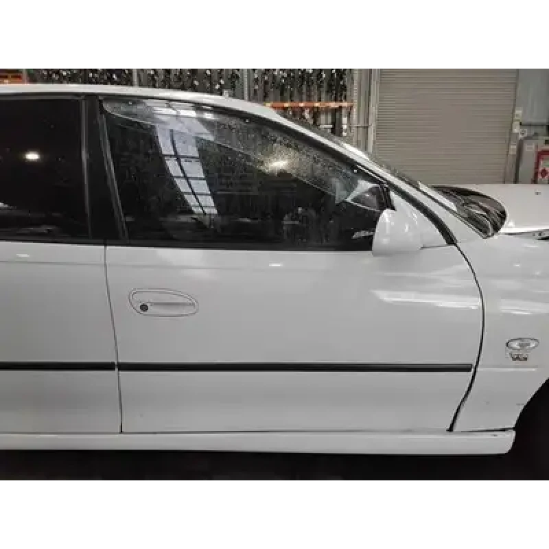 HOLDEN COMMODORE RIGHT FRONT DOOR VT S2-VZ, SEDAN/WAGON, BOLT ON TYPE, 06/99-09/