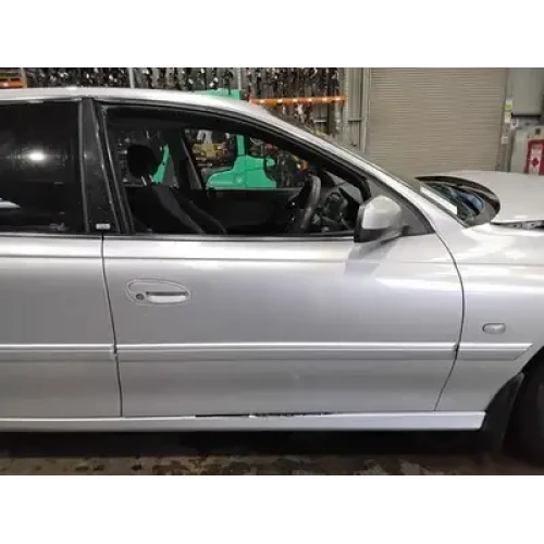 HOLDEN COMMODORE RIGHT FRONT DOOR VT S2-VZ, SEDAN/WAGON, BOLT ON TYPE, 06/99-09/