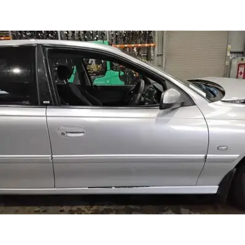 HOLDEN COMMODORE RIGHT FRONT DOOR VT S2-VZ, SEDAN/WAGON, BOLT ON TYPE, 06/99-09/