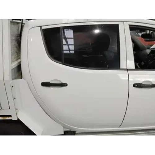 MITSUBISHI TRITON RIGHT REAR DOOR MN, DUAL CAB, NON MOULD TYPE, 08/09-04/15 2011
