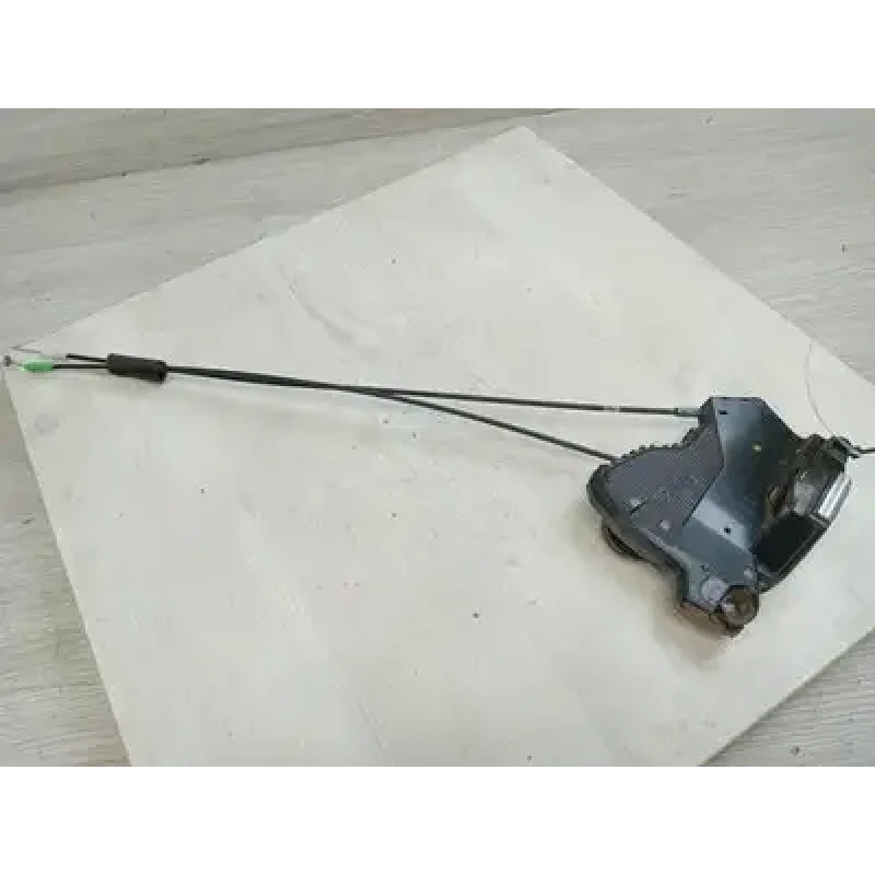 TOYOTA HIACE LOCK MECHANISM RIGHT FRONT DOOR LOCK, TRH/KDH, 01/05-04/19 2006