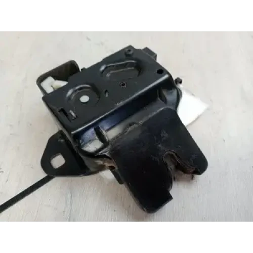 HOLDEN COMMODORE LOCK MECHANISM BOOTLID LOCK (ON REAR PANEL), VE-VF, 08/06-12/17 HOLDEN COMMODORE LOCK MECHANISM BOOTLID LOCK (ON REAR PANEL), VE-VF, 08/06-12/17