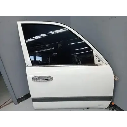 TOYOTA LANDCRUISER RIGHT FRONT DOOR 100 SERIES, GXL/SAHARA, MOULD TYPE, 01/98-10