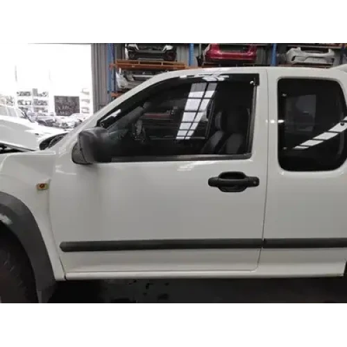 ISUZU DMAX LEFT FRONT DOOR SINGLE/EXTRA CAB, MOULD TYPE, RA, 10/08-07/12 2011