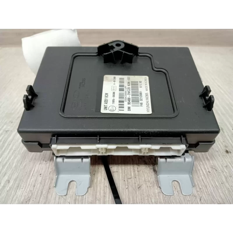 HYUNDAI SANTA FE ECU BCM, DM, P/N 954002WCZ0, 06/12-02/18 2015 D4HB