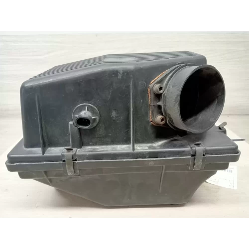 HOLDEN COMMODORE AIR CLEANER/BOX VR, 5.0 V8, 06/93-03/95 1994