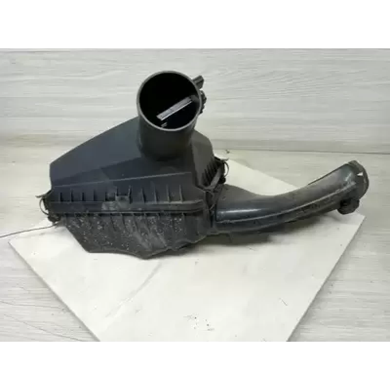 HOLDEN COMMODORE AIR CLEANER/BOX AIR CLEANER, VF, 3.6, NON LPG, 05/13-12/17 2015