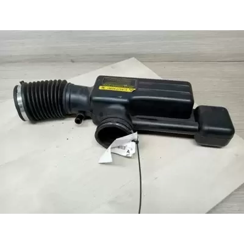HOLDEN COMMODORE AIR CLEANER DUCT/HOS 3.6 V6, VE, 08/06-05/13  2008