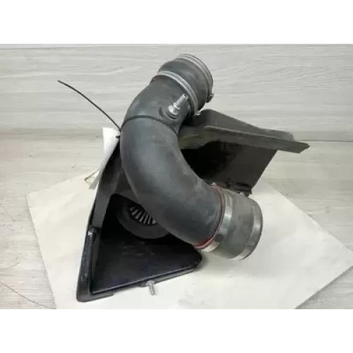 HOLDEN COMMODORE AIR CLEANER/BOX AIR CLEANER, VF, 6.0/6.2, 05/13-12/17 2014