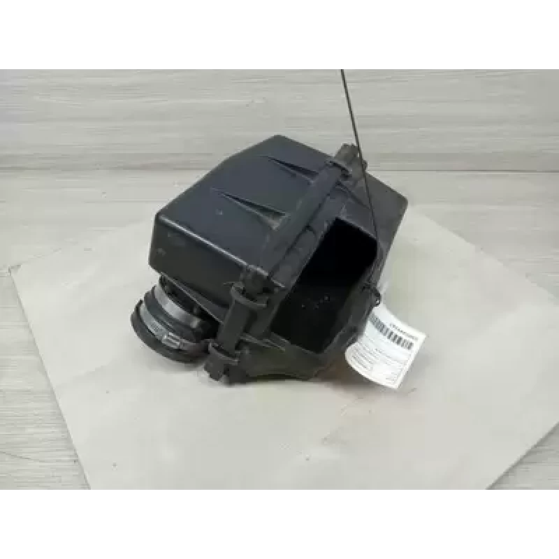 HOLDEN COMMODORE AIR CLEANER/BOX VT-VY2, 3.8 V6, LPG GAS TYPE, 09/97-07/04 2004
