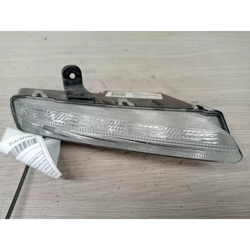 HOLDEN COMMODORE RIGHT INDICATOR/FOG/SIDE DAYTIME RUNNING LAMP, VF, SS/SV6/SS-V/