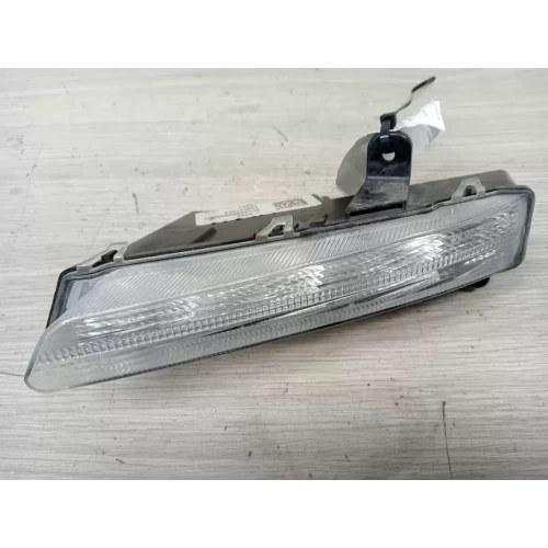 HOLDEN COMMODORE LEFT INDICATOR/FOG/SIDE DAYTIME RUNNING LAMP, VF, SS/SV6/SS-V/E