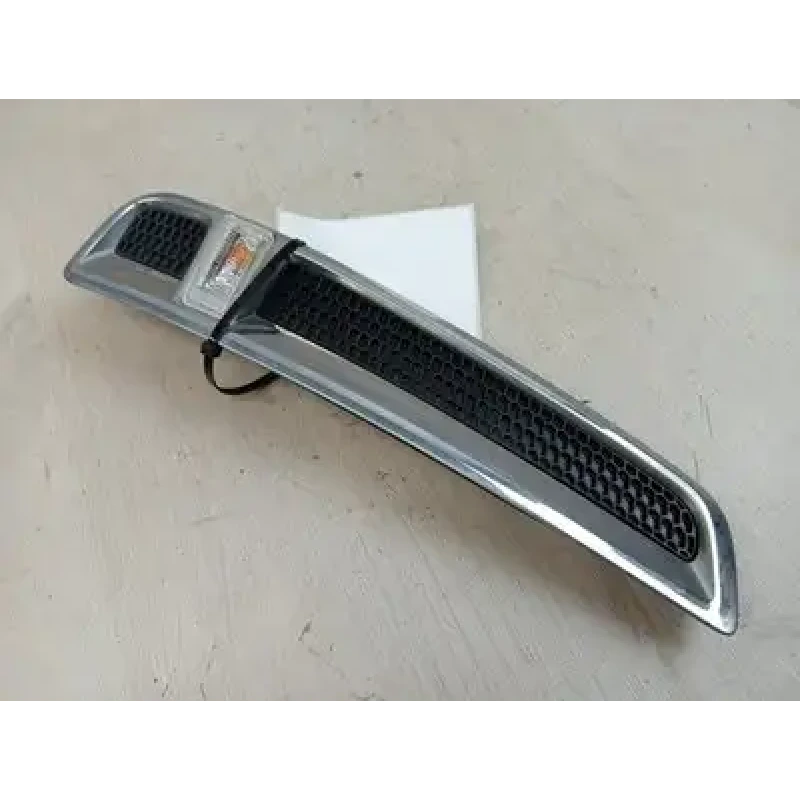 HOLDEN COMMODORE RIGHT INDICATOR/FOG/SIDE GUARD FLASHER (REPEATER), VF, 05/13-12