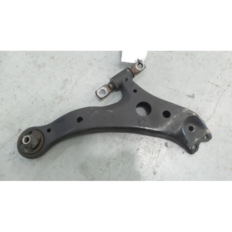 TOYOTA KLUGER RIGHT FRONT LOWER CONTROL ARM MCU28R, 01/01-04/07 2007