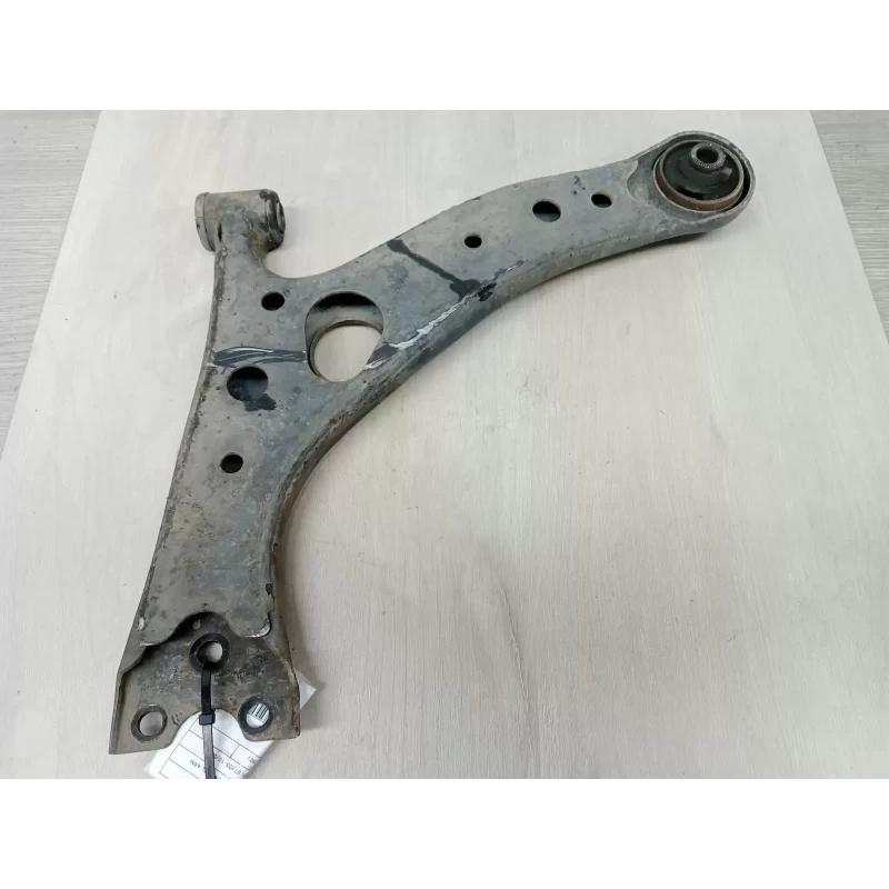 TOYOTA RAV4 RIGHT FRONT LOWER CONTROL ARM ACA2#R, VERTICAL TYPE REAR BUSH, 07/00