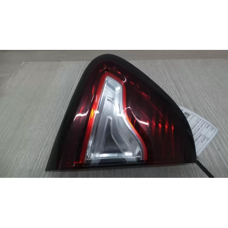 RENAULT CAPTUR REAR GARNISH TAILGATE LAMP (LH SIDE), J87, W/ DARK TINT TYPE, 06/