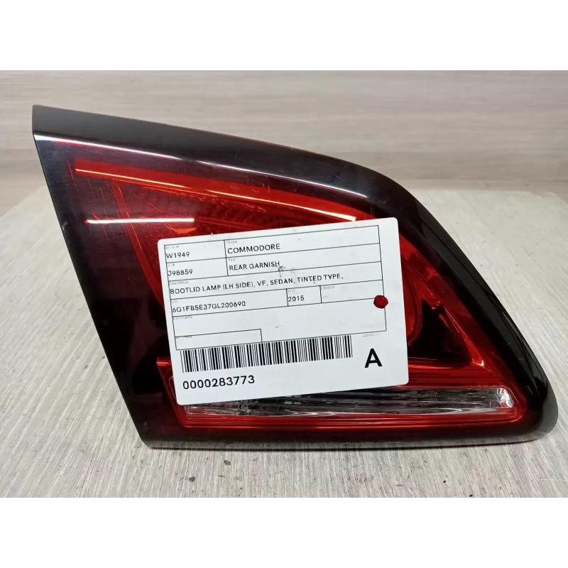 HOLDEN COMMODORE REAR GARNISH BOOTLID LAMP (LH SIDE), VF, SEDAN, TINTED TYPE, EV