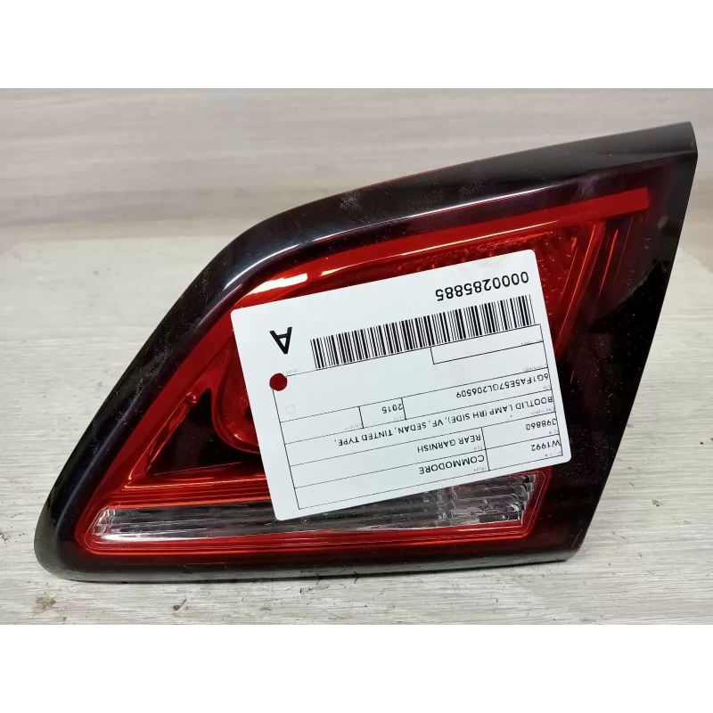 HOLDEN COMMODORE REAR GARNISH BOOTLID LAMP (RH SIDE), VF, SEDAN, TINTED TYPE, EV