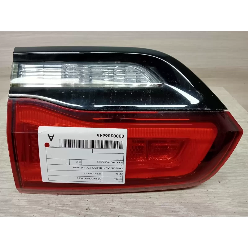 JEEP GRANDCHEROKEE REAR GARNISH TAILGATE LAMP (RH SIDE), WK, SRT/75TH ANNIV/TRAC