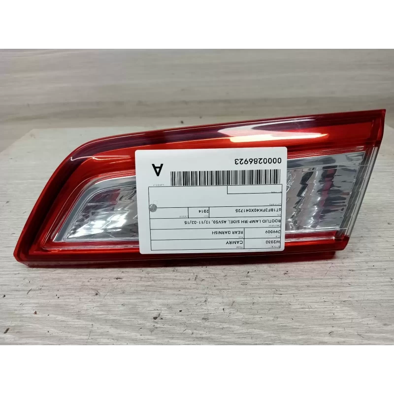 TOYOTA CAMRY REAR GARNISH BOOTLID LAMP (RH SIDE), ASV50, 12/11-03/15 2014