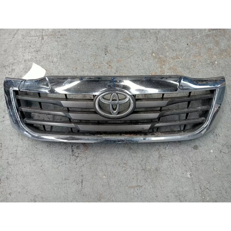 TOYOTA HILUX GRILLE RADIATOR GRILLE, SR5, CHROME, 09/15-08/18 2015