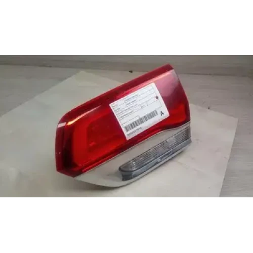 JEEP GRANDCHEROKEE REAR GARNISH TAILGATE LAMP (RH SIDE), WK, LAREDO/OVERLAND/SUM