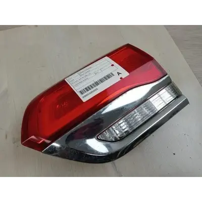 JEEP GRANDCHEROKEE REAR GARNISH TAILGATE LAMP (RH SIDE), WK, LAREDO/OVERLAND/SUM