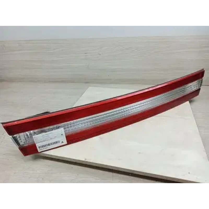 HOLDEN STATESMAN/CAPRICE REAR GARNISH BOOTLID LAMP, WH, 06/99-04/03 2002 HOLDEN STATESMAN/CAPRICE REAR GARNISH BOOTLID LAMP, WH, 06/99-04/03 2002