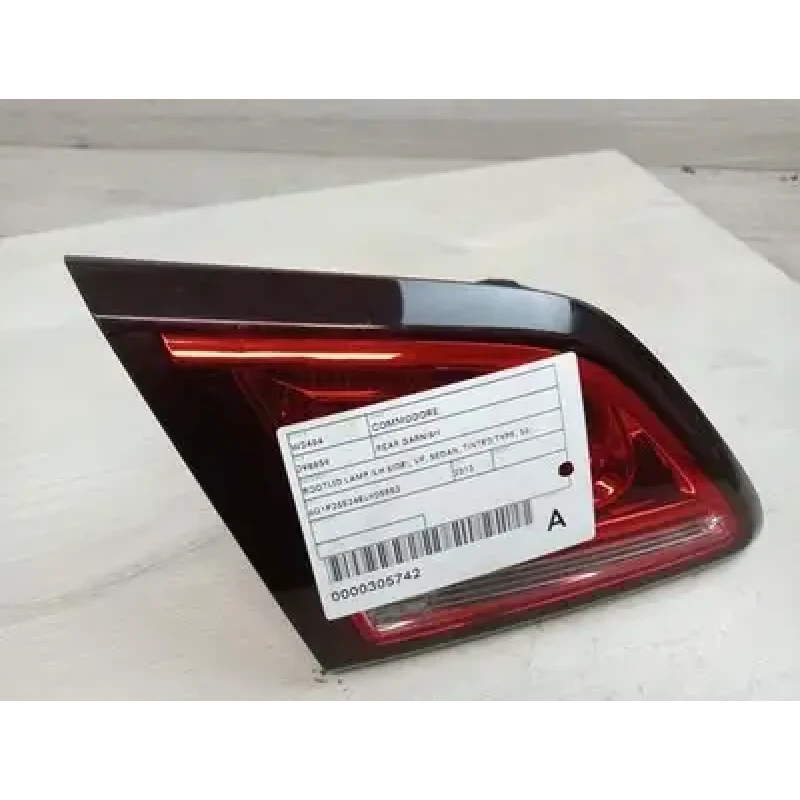HOLDEN COMMODORE REAR GARNISH BOOTLID LAMP (LH SIDE), VF, SEDAN, TINTED TYPE, SS