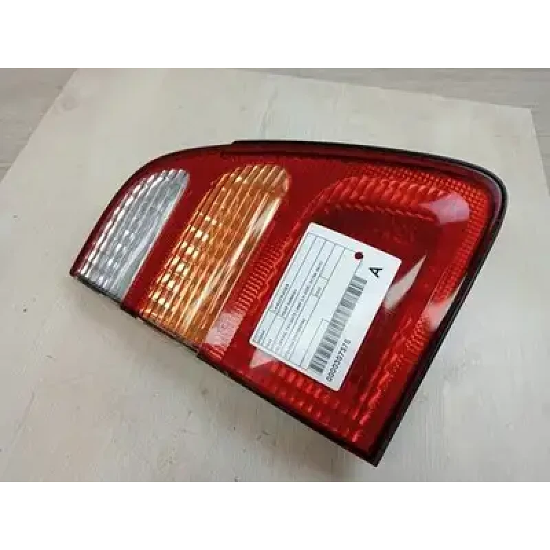 TOYOTA LANDCRUISER REAR GARNISH 100 SERIES, TAILGATE LAMP (LH SIDE), 01/98-08/02 TOYOTA LANDCRUISER REAR GARNISH 100 SERIES, TAILGATE LAMP (LH SIDE), 01/98-08/02