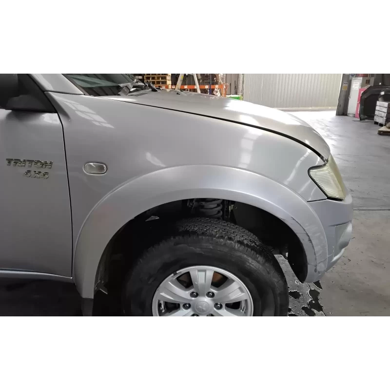 MITSUBISHI TRITON RIGHT GUARD ML-MN, FLARED, NON SNORKEL TYPE, 07/06-04/15 2012