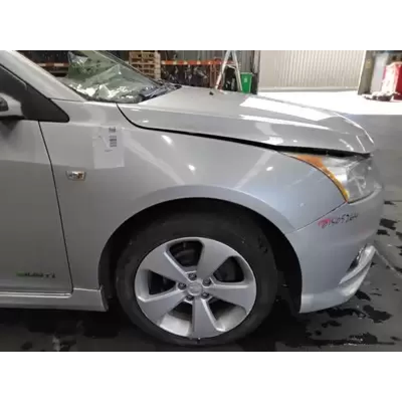 HOLDEN CRUZE RIGHT GUARD JH, SRi/SRi-V/Z SERIES, W/ INDICATOR & SKIRT TYPE,