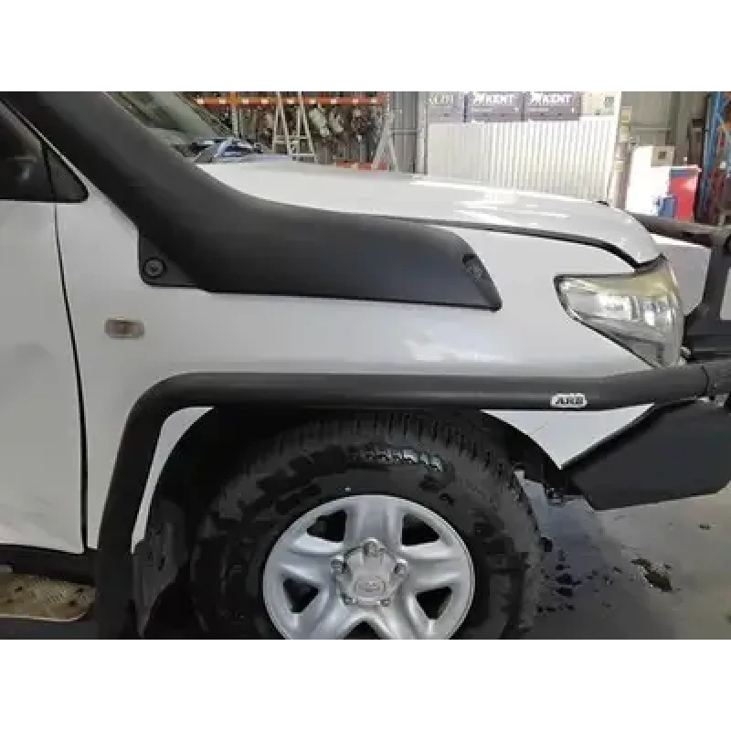 TOYOTA LANDCRUISER RIGHT GUARD 200 SERIES, W/ SNORKEL HOLE, W/ INDICATOR TYPE, 1 TOYOTA LANDCRUISER RIGHT GUARD 200 SERIES, W/ SNORKEL HOLE, W/ INDICATOR TYPE, 1