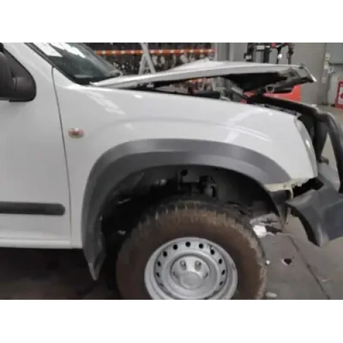 ISUZU DMAX RIGHT GUARD W/ GREY FLARE, W/ REPEATER TYPE, RA, 10/08-05/12 2011 ISUZU DMAX RIGHT GUARD W/ GREY FLARE, W/ REPEATER TYPE, RA, 10/08-05/12 2011