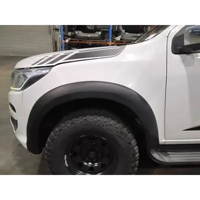 HOLDEN COLORADO LEFT GUARD RG/RG 7, NON INDICATOR TYPE, 01/12-12/20 2017