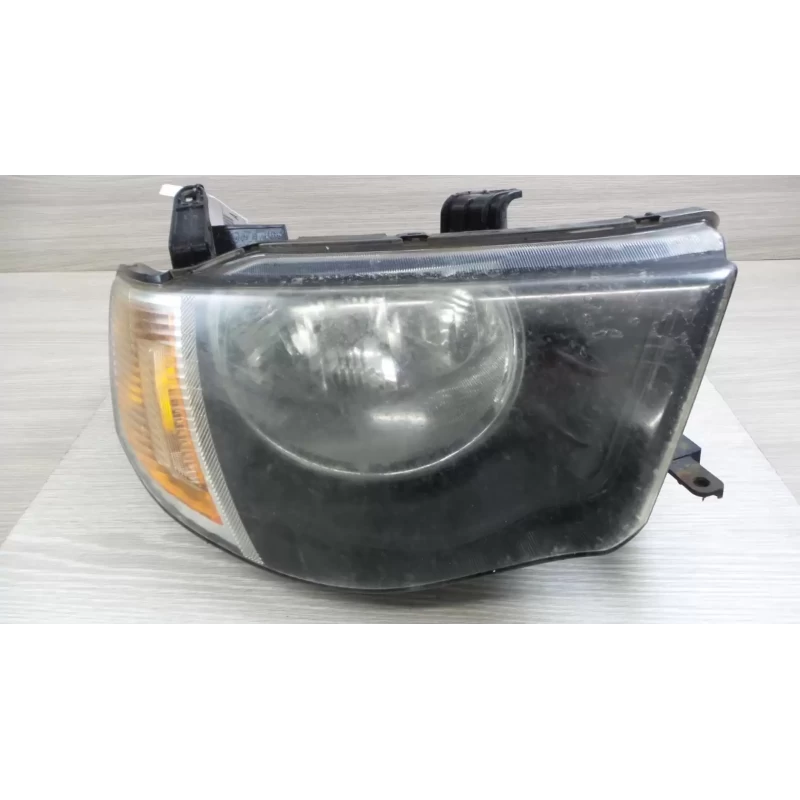 MITSUBISHI TRITON RIGHT HEADLAMP ML, HALOGEN, CURVED, ORANGE BLINKER LENS TYPE,