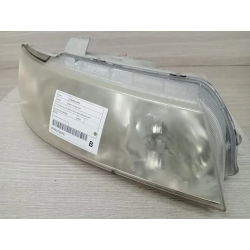 HOLDEN COMMODORE RIGHT HEADLAMP VZ, ADVENTRA SX6/EXECUTIVE/ACCLAIM/EQUIPE, STAND