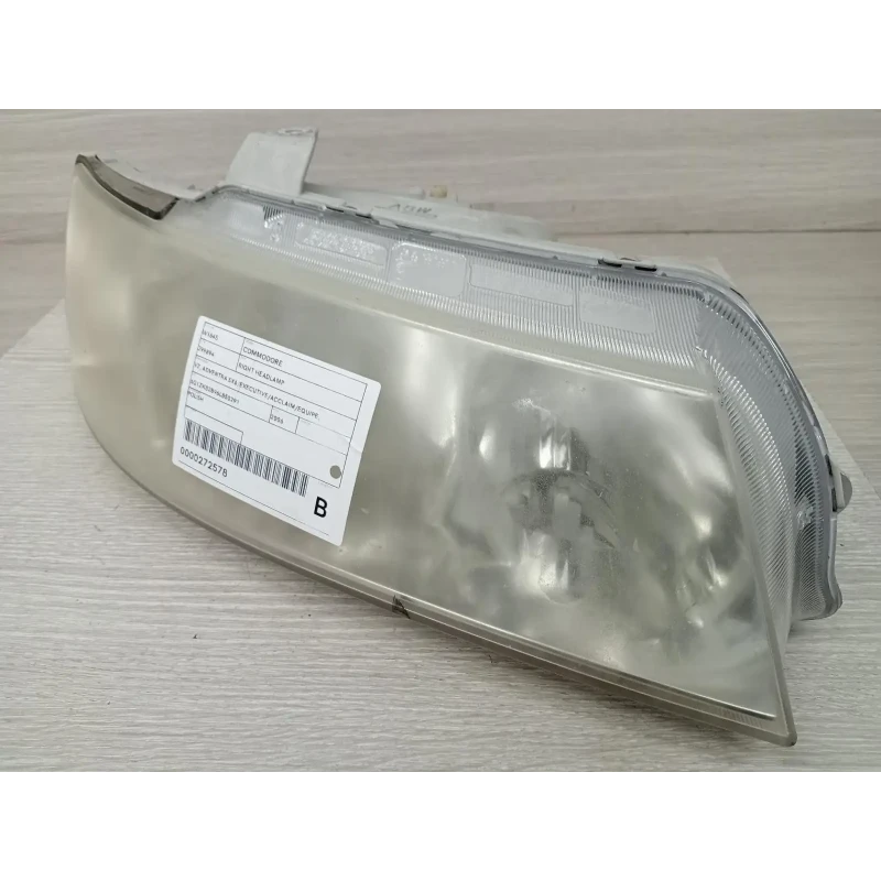 HOLDEN COMMODORE RIGHT HEADLAMP VZ, ADVENTRA SX6/EXECUTIVE/ACCLAIM/EQUIPE, STAND